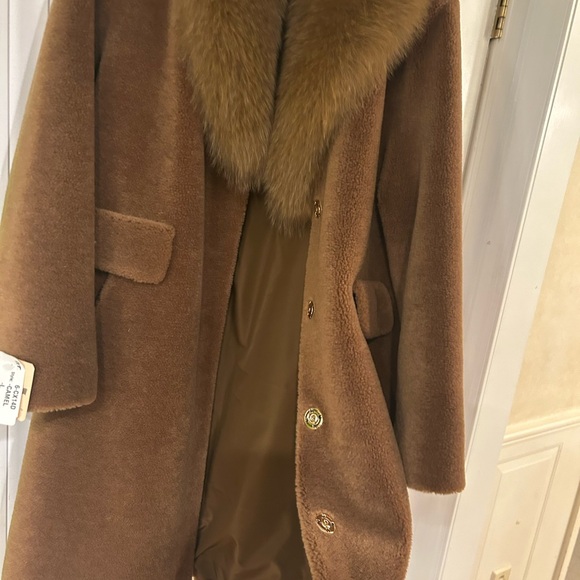 Brown Fur Collar Coat - Picture 2 of 4